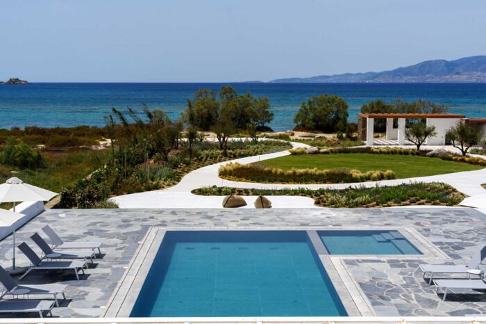 luna rossa beach house luxury naxos gems vacation rentals on naxos villa for rent on naxos accommodation holiday home plaka greece sunbeds pool terrace sea view beachfront